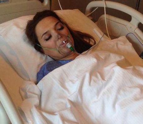 Demet Akaln hastanelik olduunda bu fotorafn Twitter'da paylat.