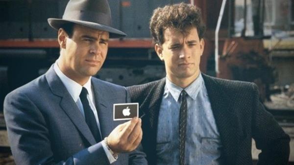 13- Kaliforniya'da grev yapan bir polis efi, 2012 ylnda olunun kayp iPhone'unu bulmak iin 10 polis memurunu grevlendirilince eletirilerin hedefi oldu. Bu arada, telefon bulunamad.