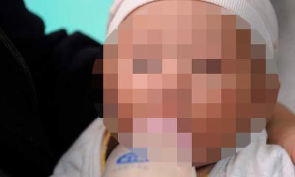 1- in'de yaayan bir ift, birka yl arayla  ocuunu satarak iPhone ve ayakkab almak suuyla tutukland ve cezaevine gnderildi.