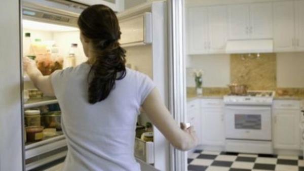 zellikle gece ge saatte yatmadan hemen nce yenen yemekler sklkla reflye neden olur.