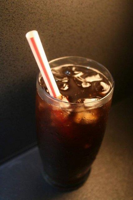 Kahve, kola ve acl yemekler de mide hastalarna olumsuz etkide bulunur.