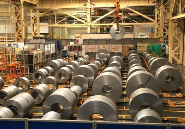 Gvde retiminin ilk aya pres fabrikasnda rulo halindeki elikler, belirli llerde sac kesme hattnda kesildikten sonra pres makinelerinde eitli gvde paralar haline getiriliyor.