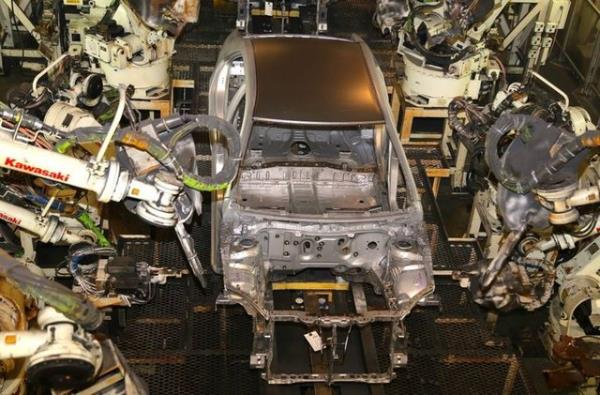 Montaj kontrol ksmnda ise aracn boyut uygunluklar ve yzey kalitesi gibi yaklak 5 bin statik noktas kontrol ediliyor.