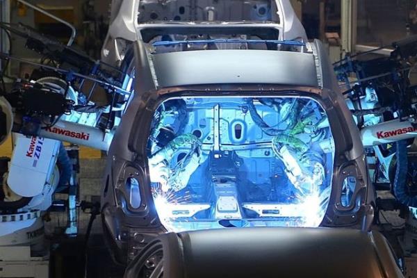 asi hattnda genel olarak aracn yryen aksamlarnn montaj yapldktan sonra ara final hatlarnda son halini alyor.