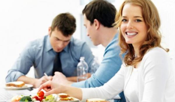 <b>5-</b> Akam yemei iin iyice ackmay bekleyelim, Akam eve dndmzde sanki yemeye mecburmuuz gibi davranmayalm.