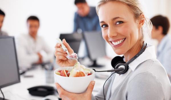 <p><b>Ar spor yapmasanz da kilo vereceksiniz</b></p>    Younluk yznden nlerini masabanda yemek zorunda kalan alanlar; beslenme konusunda daha dikkatli olmallar.Obezite ile ilgili almalar yapan Dr.Fevzi zgnl konu hakknda bilgiler verdi.