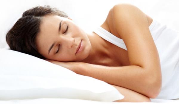 <b>10-</b> Gece ok ge uyumamaya alalm. Vcudun tekrar yaplanabilmesi iin, gece 23:00 -02:00 arasnda en az 1 saat uyuyor olmamz gerekiyor.