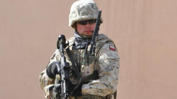 POLONYA    <br>18,830,448 kii</br>