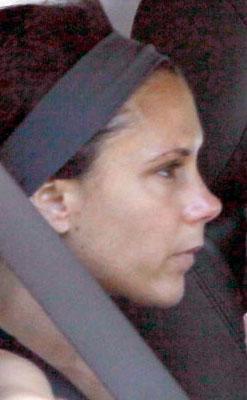 Victoria Beckham d grnne o kadar da dikkat eder. Ama bir gn ite byle yakaland. Sfr beden olmann olumsuz yanlarn yznde de tayor Beckham, hi de salkl grnmyor.