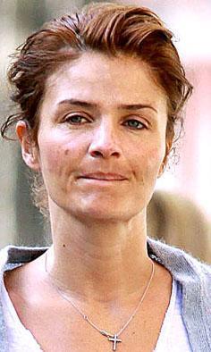 Helena Christensen'in podyumun en gzde mankenlerinden biri olduuna ve bir dneme damga vurduuna kim inanr ki..