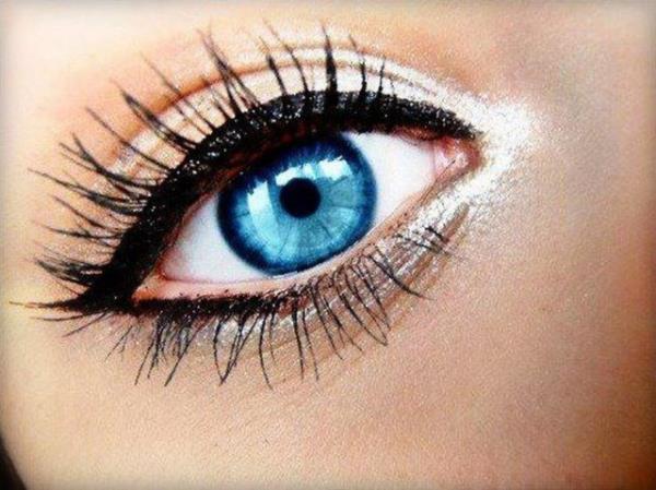 imdiye kadar insanlar farkl gz rengi iin renkli kontakt lenslere bavururken, yeni metotta gz rengi kalc ekilde deiiyor.