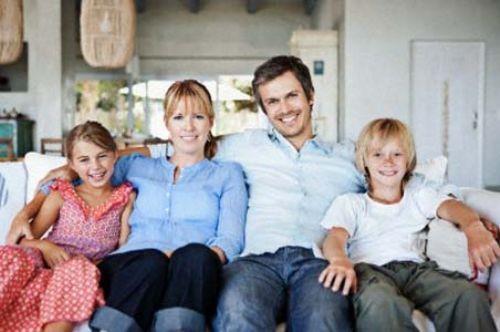 -Bir kimse merhamet ve efkatle yetimin ban okarsa, Allah Teala, elinin dedii tylerin saysnca o kimseye sevap yazar, o tylerin saysnca gnahn azaltr, o tylerin saysnca Cennet&#8217;teki derecesini ykseltir!