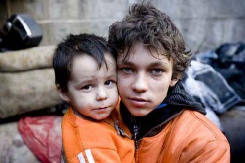 Bu sebeple, gemi Mslmanlar ellerinin altnda daima birka fakir barndrr, aciz ve alilleri idare eder, yetimleri himayede bulunurlard.