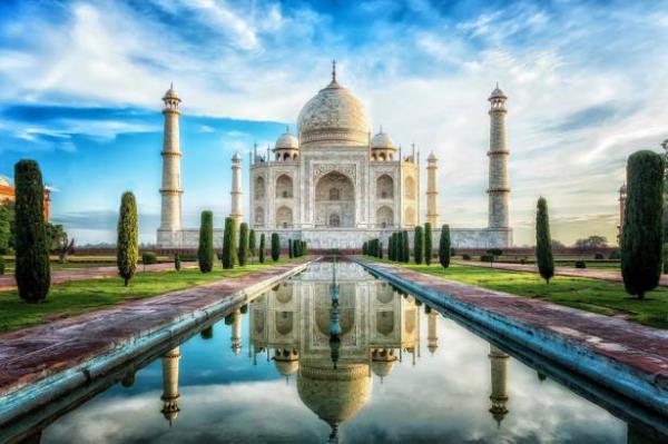 <p><b>te dnyann en nl yer arasnda gsterilen 13 mekann evreleri?</b></p>    Taj Mahal / Tac Mahal (Hindistan)