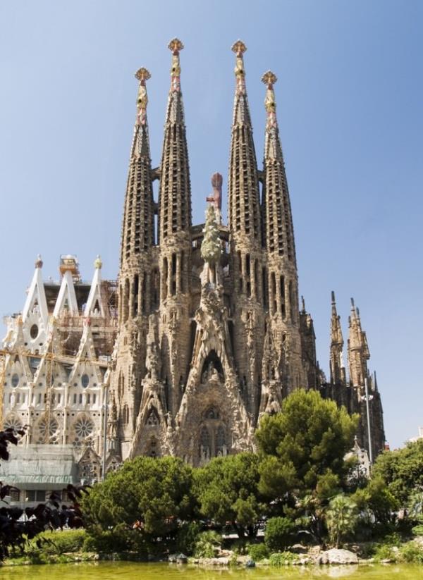 Sagrada Familia (spanya)