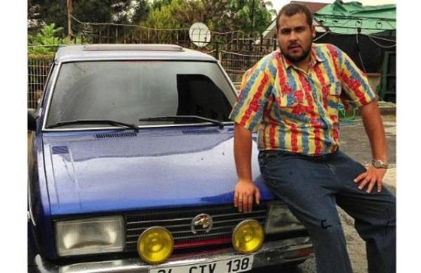 <br>Sevgilinin yannda ilk poz</br>  Sempatik oyuncu mit Erdim'in 6 ayda 25 kilo vermesinin nedeni ortaya kt.