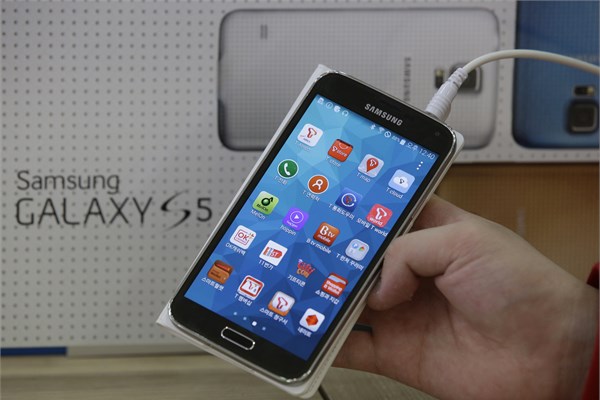 <br><b>Samsung Galaxy S5</b></br>  Ekran genilii 5,5 in. Arl 145 gram