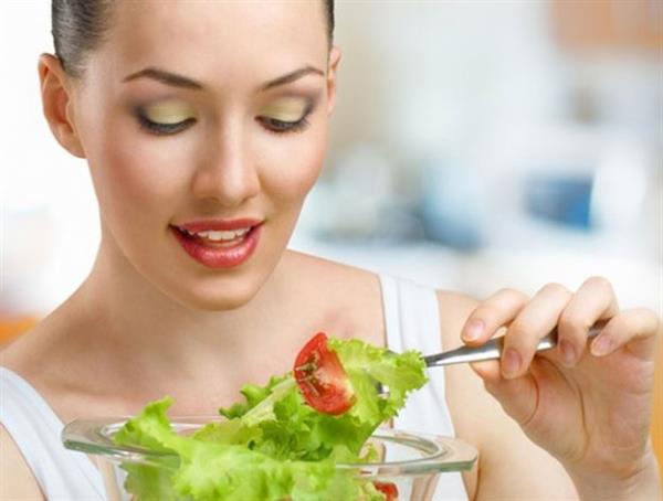 Bu nedenle baarsz olduklarnda hemen diyetlerini brakrlar. Rekabeti sevdiklerinden bu tarz kiilere grup halinde yani aile ya da arkadalar ile diyet yapmalar nerilir. stelik, gereki ve ulalabilir hedefler koymak onlar iin ok nemlidir.