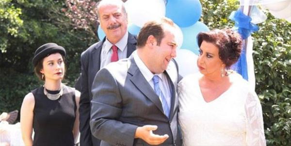 ncelikle Show TV'yle balayalm. Perran Kutman, Sezin Akbaoullar, Ahmet Rfat ungar ve Avni Yaln'n barolleri paylat Ah Neriman pazartesi akamnda ne yazk ki varlk gsteremedi.