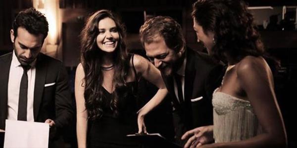 stelik bu hafta sonuna kadar 4 yeni dizi daha balayacak. Arkada bekleyen onlarca yapm daha var.Fakat ekrann bu sezon tahamml yok. Olmad m, yenisi gelsin deniliyor. Gelelim, reytingleriyle varlk gsteremeyen ve kanalna para kazandramayan topun azndaki dizilere