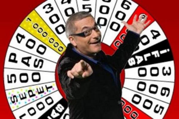 nl ovmen Mehmet Ali Erbil'in Star TV'de canl yaynlanan programda sarf ettii 'Mum snd m yapyoruz burada' szleri zerine, stanbul, Ankara ve zmir'deki Doan Yayn Holding bnyesindeki kurulularn bulunduu bina nnde nnde toplanan Alevi vatandalar duruma tepki gstermi, gelen tepkiler zerine, Star TV, 'arkfelek' adl program yayndan kaldrdn aklamt.