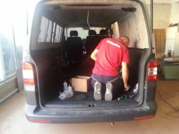 stanbul'da zel olarak retilen modifiye aralar herkesin ilgisini ekiyor...