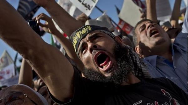 <br>3 TEMMUZ 2013 Msr'da seilmi hkmetin devrilmesi</br>  Genelkurmay Bakan Abdlfettah el Sisi komutasndaki Msr Silahl Kuvvetleri seilmi olan siyasi iktidar askeri bir darbe ile devirdi.