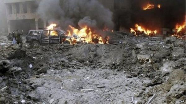 Hariri, Suriye'nin Lbnan iilerine karmasna ve Lbnan'da bulunan askeri gcne kar gelen bir liderdi. Hariri suikast Lbnanllar arasnda Suriye kart bir dalgay tetiklemitir.