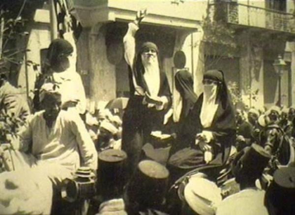 1919 baharnda, ngiliz egemenliine kar ayaklanma, protestolar ve sivil itaatsizlik ile kaynama noktasna ular. syan, ngilizler tarafndan binlerce kiinin lmyle son bulacak acmasz bir ekilde bastrlr.