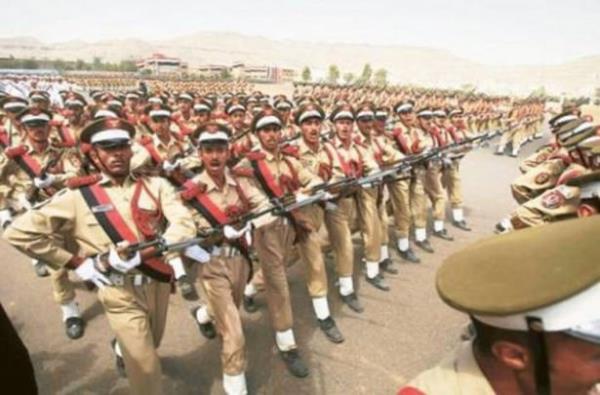 Kuzey Yemen'in Devlet Bakan Ali Abdullah Salih, ayrlklar yenerek Yemen siyasetinde baskn bir figr olarak savatan baaryla kacakt.