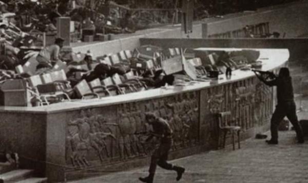 Hatta srail Babakan Menahem ile 1978 Nobel Bar dl'n de paylamtr.