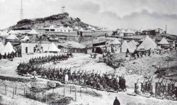 Mart 1912 Fas: Fransz Himayesi Fas'taki askeri varlklar konusunda Avrupa'nn byk gleri arasndaki anlamazln ardndan, Sultan Abdelhafid, Fez Antlamas'n imzalayarak, lkedeki egemenliinden vazgeti.