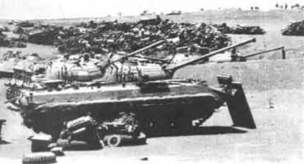 1940'larda Suriyeli Michael Aflaq tarafndan kurulan Baas hareketi, Arap milliyetilii, sosyalizm ve anti-emperyalizmin karmn benimsedi. Suriye'deki darbe, yln ilk aylarnda Irak'taki Baas askeri darbesinden esinlenmiti.