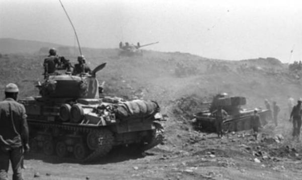 <br>5 Haziran 1967 Arap - srail Sava</br>  srail ve Arap komular arasnda artan gerginlikten haftalar sonra, srail ani bir basknla Msr hava alanlarn bombalad ve Msr Hava Kuvvetleri'nin neredeyse tamamn yok etti.