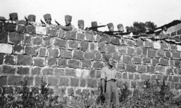 <br>1936 Filistin: Arap syan</br>  Filistinli Araplar, ngiliz smrgesine ve Filistin'e artan Yahudi gne kar isyan balatr.