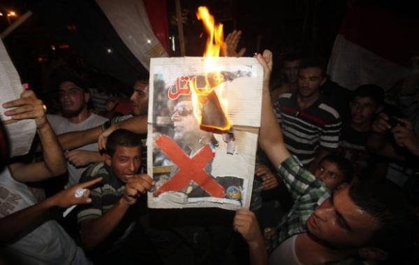 Trkiye Cumhuriyeti Cumhurbakan Abdullah Gl ise 'Silahla demokrasi olmaz' ars yaparak dnya kamuoyunun sessizliini bozmasn istedi. Birlemi Milletler ise sadece knama mesaj yaym&#1216;ad.