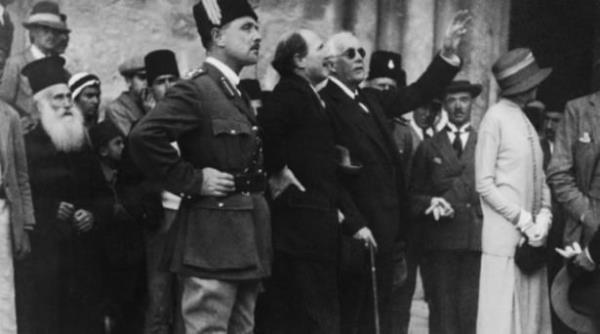 ngiliz dileri bakan Arthur Balfour, ngiliz Yahudi cemaat lideri Baron Rothschild'e yazd mektubunda, "ngiliz hkmeti, Yahudi halk iin Filistin topraklarnda bir ana vatan kurulmasn desteklemektedir.