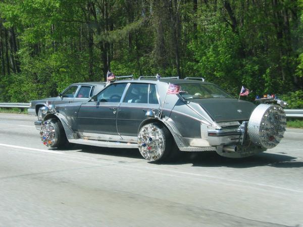 Bazlar iin bir tutku olan modifiye otomobiller abartda snr tanmyor. <p><b>te en lgn modifiye arabalar...</b></p>