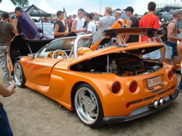 Bazlar iin bir tutku olan modifiye otomobiller abartda snr tanmyor. <p><b>te en lgn modifiye arabalar...</b></p>