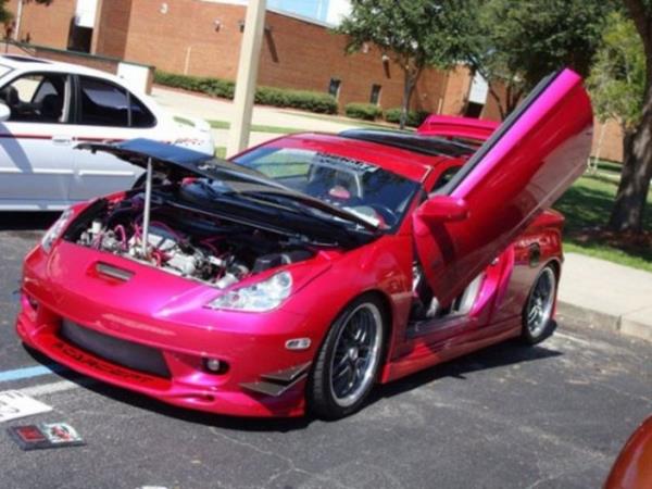 Bazlar iin bir tutku olan modifiye otomobiller abartda snr tanmyor. <p><b>te en lgn modifiye arabalar...</b></p>