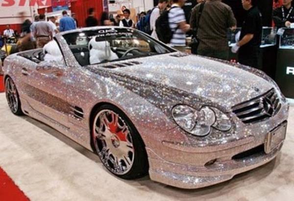 Bazlar iin bir tutku olan modifiye otomobiller abartda snr tanmyor. <p><b>te en lgn modifiye arabalar...</b></p>