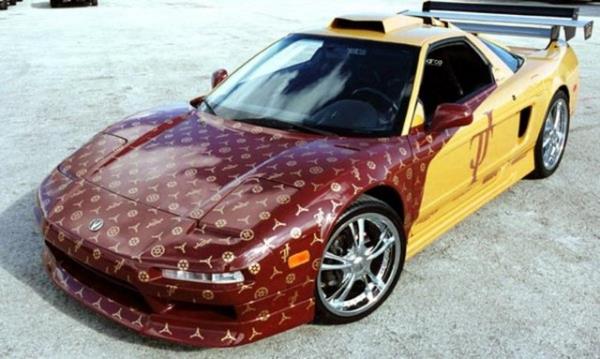 Bazlar iin bir tutku olan modifiye otomobiller abartda snr tanmyor. <p><b>te en lgn modifiye arabalar...</b></p>