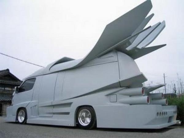 Bazlar iin bir tutku olan modifiye otomobiller abartda snr tanmyor. <p><b>te en lgn modifiye arabalar...</b></p>