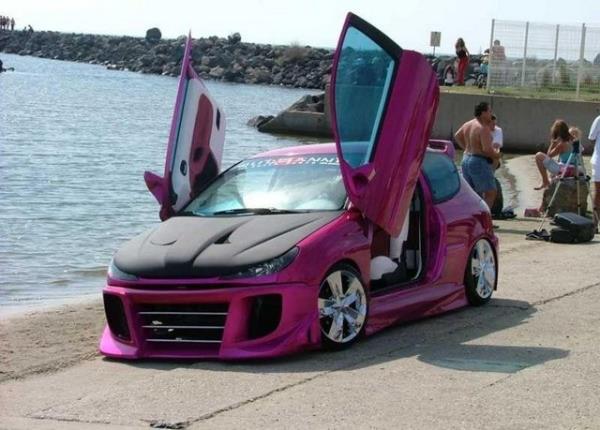 Bazlar iin bir tutku olan modifiye otomobiller abartda snr tanmyor. <p><b>te en lgn modifiye arabalar...</b></p>