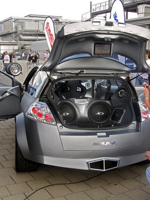 Bazlar iin bir tutku olan modifiye otomobiller abartda snr tanmyor. <p><b>te en lgn modifiye arabalar...</b></p>