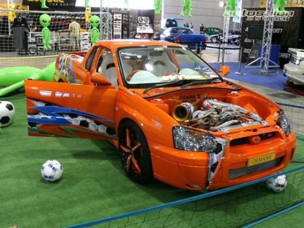 Bazlar iin bir tutku olan modifiye otomobiller abartda snr tanmyor. <p><b>te en lgn modifiye arabalar...</b></p>