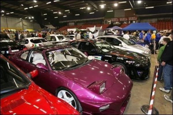 Bazlar iin bir tutku olan modifiye otomobiller abartda snr tanmyor. <p><b>te en lgn modifiye arabalar...</b></p>