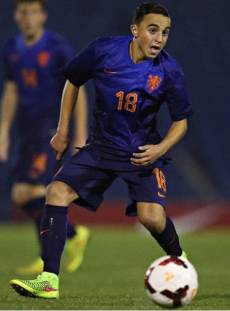 Jari Schuurman / Feyenoord / Hollanda / 22 ubat 1997 / Hcuma ynelik orta saha