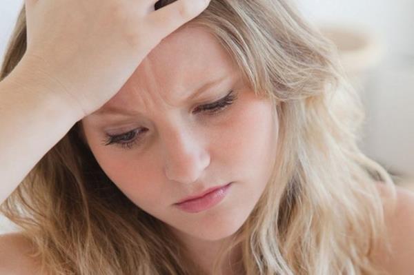 Haksz yere e veya sevgililerinin sadakatinden kukulanarak aldatldndan phelenmek