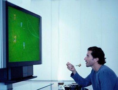 17. Gnde 3 saatten fazla TV izleyip egzersiz yapan bir insan ile yapmayan bir insann obezite riski eit.